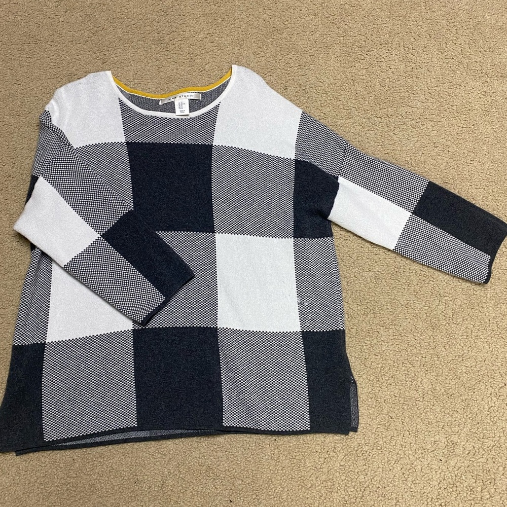Buffalo Plaid Max studio sweater size XL